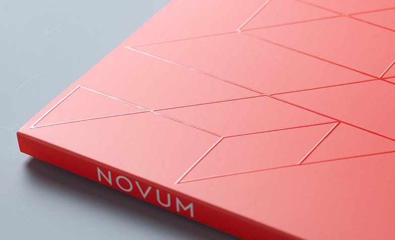 Mappe mit Relieflack